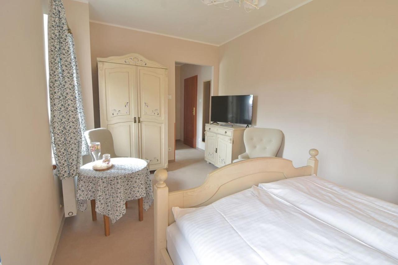 Gosciniec Nowa Wioska Bed and Breakfast Wałbrzych Eksteriør billede